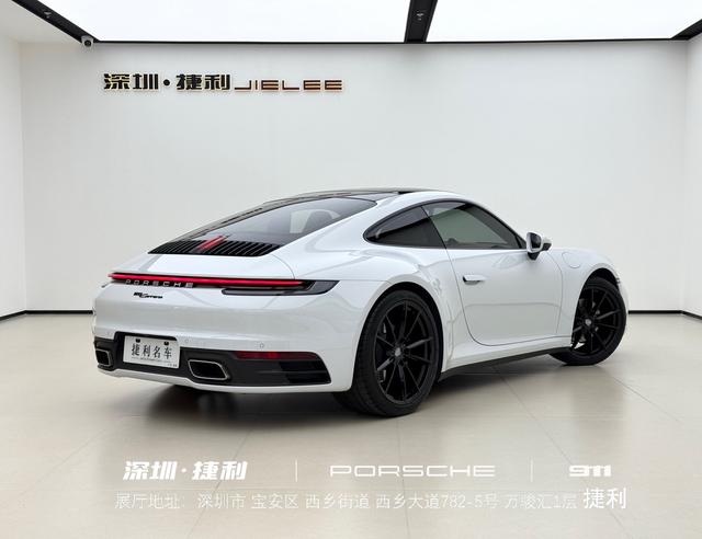 Porsche 911 2023 thumb 3