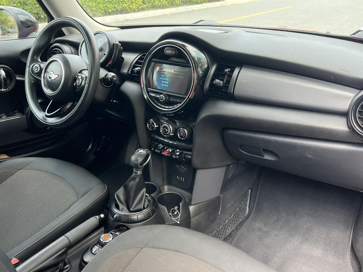 Mini Hatch 2015 thumb 8