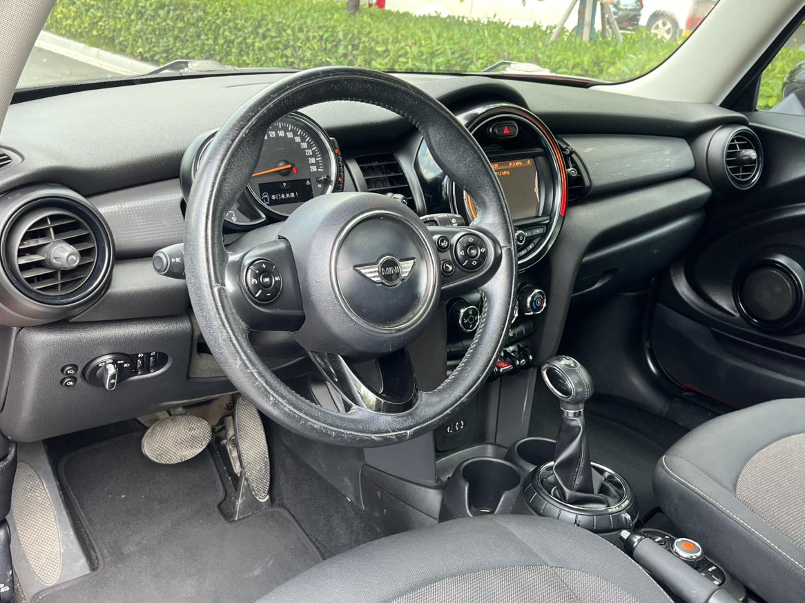 Mini Hatch 2015 thumb 11