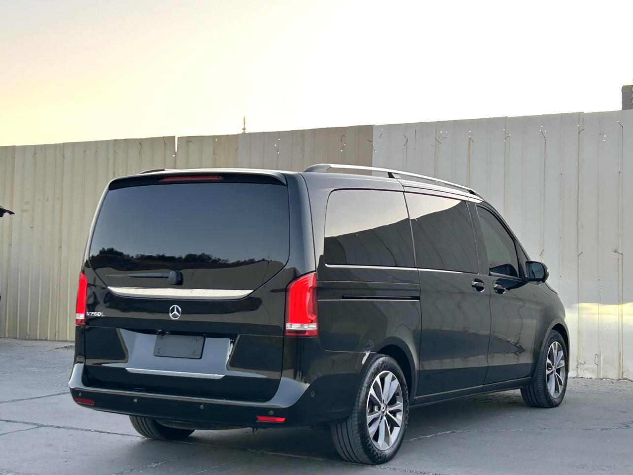 Mercedes-Benz V-Класс 2024 thumb 4