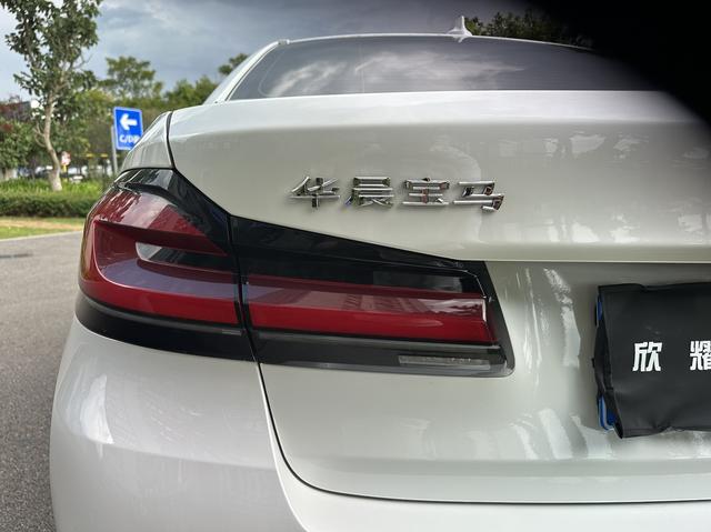 BMW 5 серии 2023 thumb 4