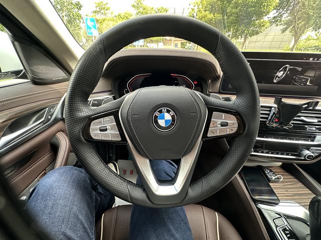 BMW 5 серии 2023 thumb 12