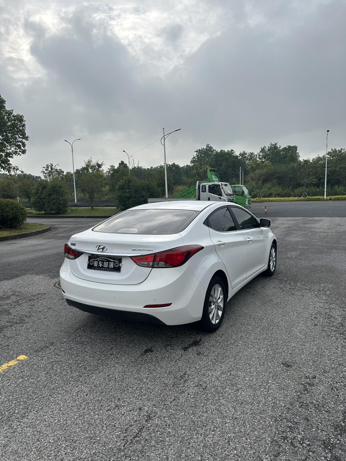 Hyundai Elantra 2016 thumb 4