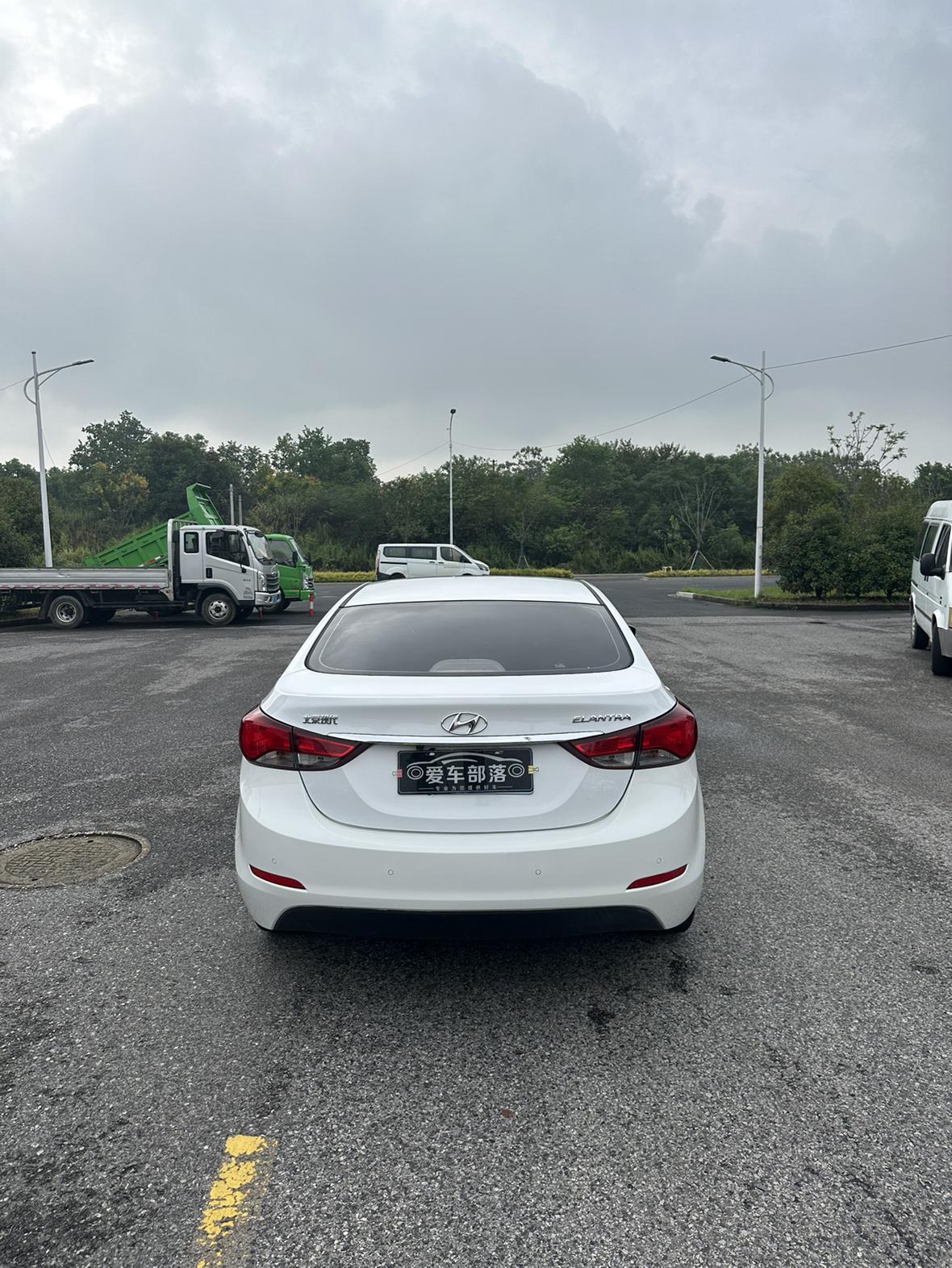Hyundai Elantra 2016 thumb 12