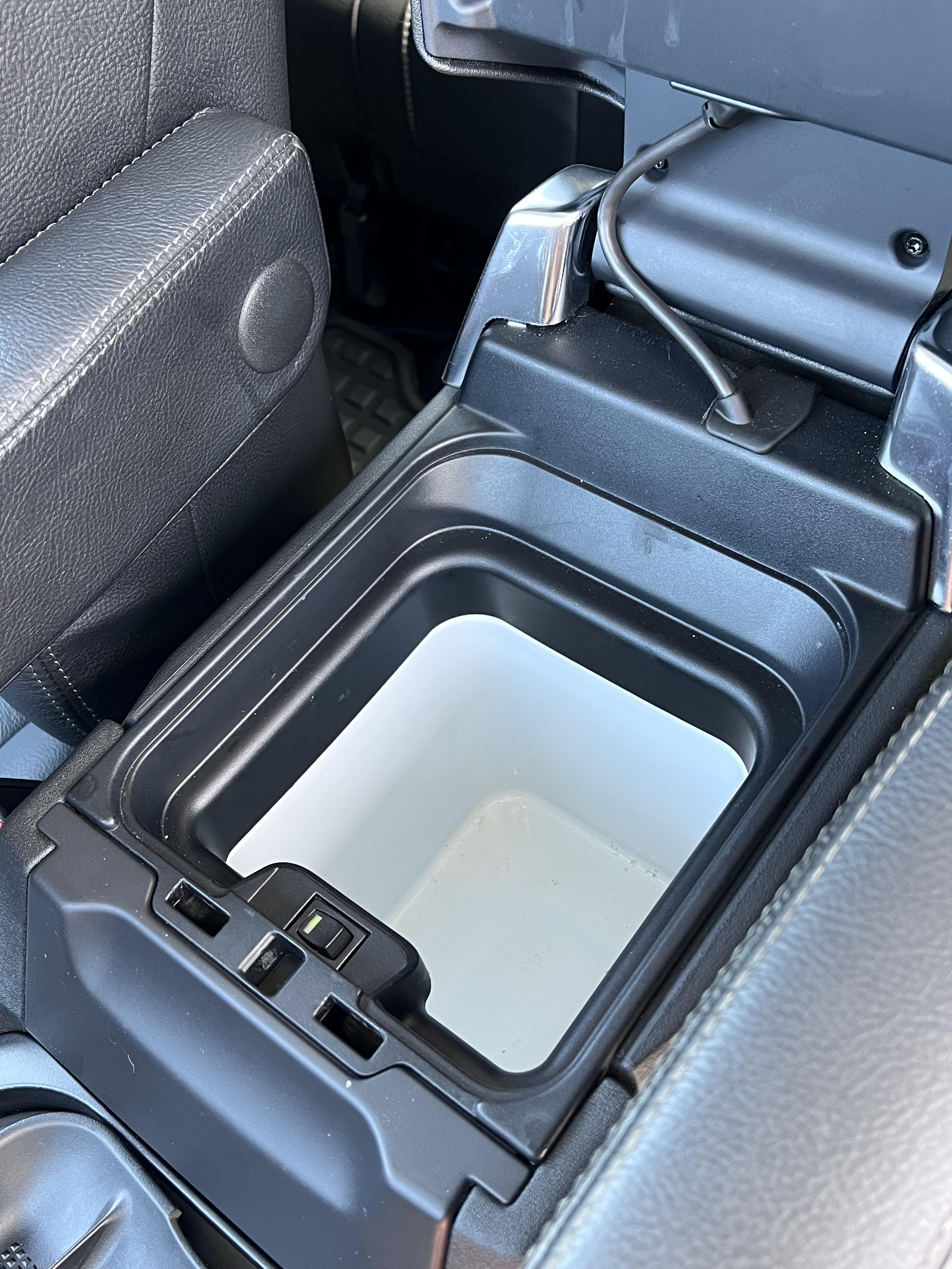 Land Rover Discovery 2010 thumb 8