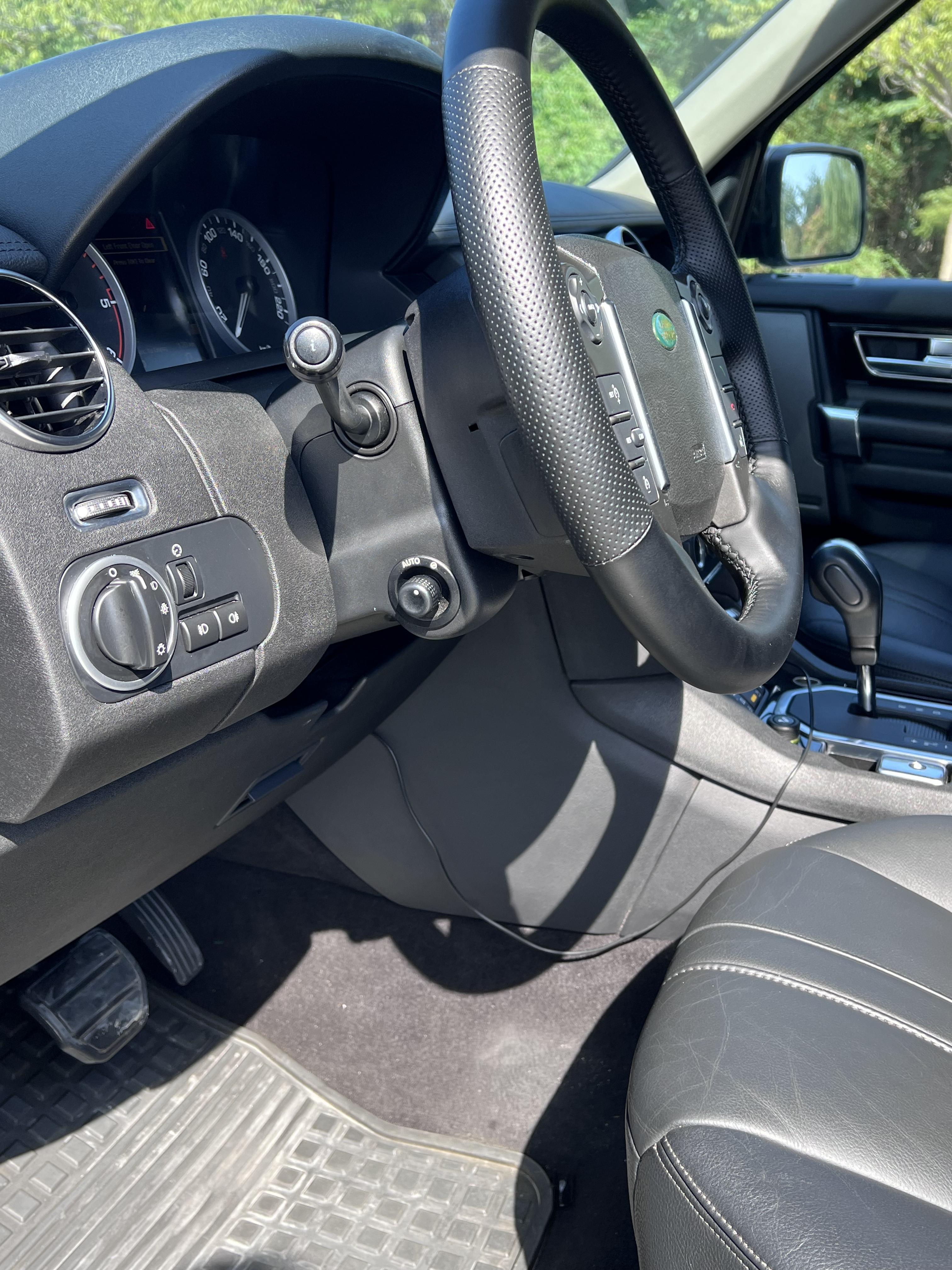 Land Rover Discovery 2010 thumb 11