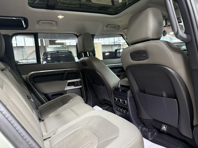 Land Rover Defender 2021 thumb 8