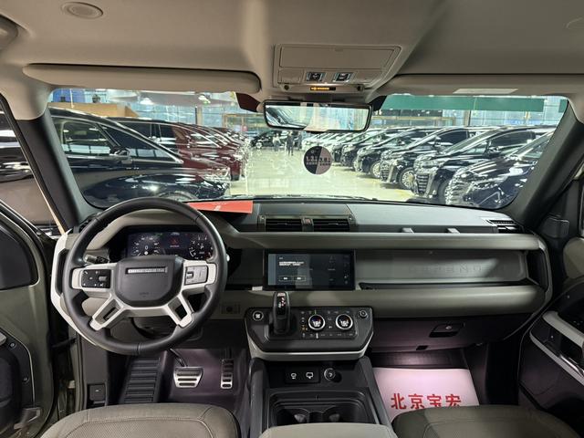 Land Rover Defender 2021 thumb 12