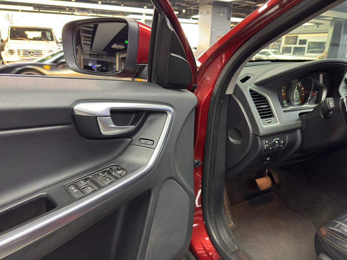 Volvo XC60 2014 thumb 6