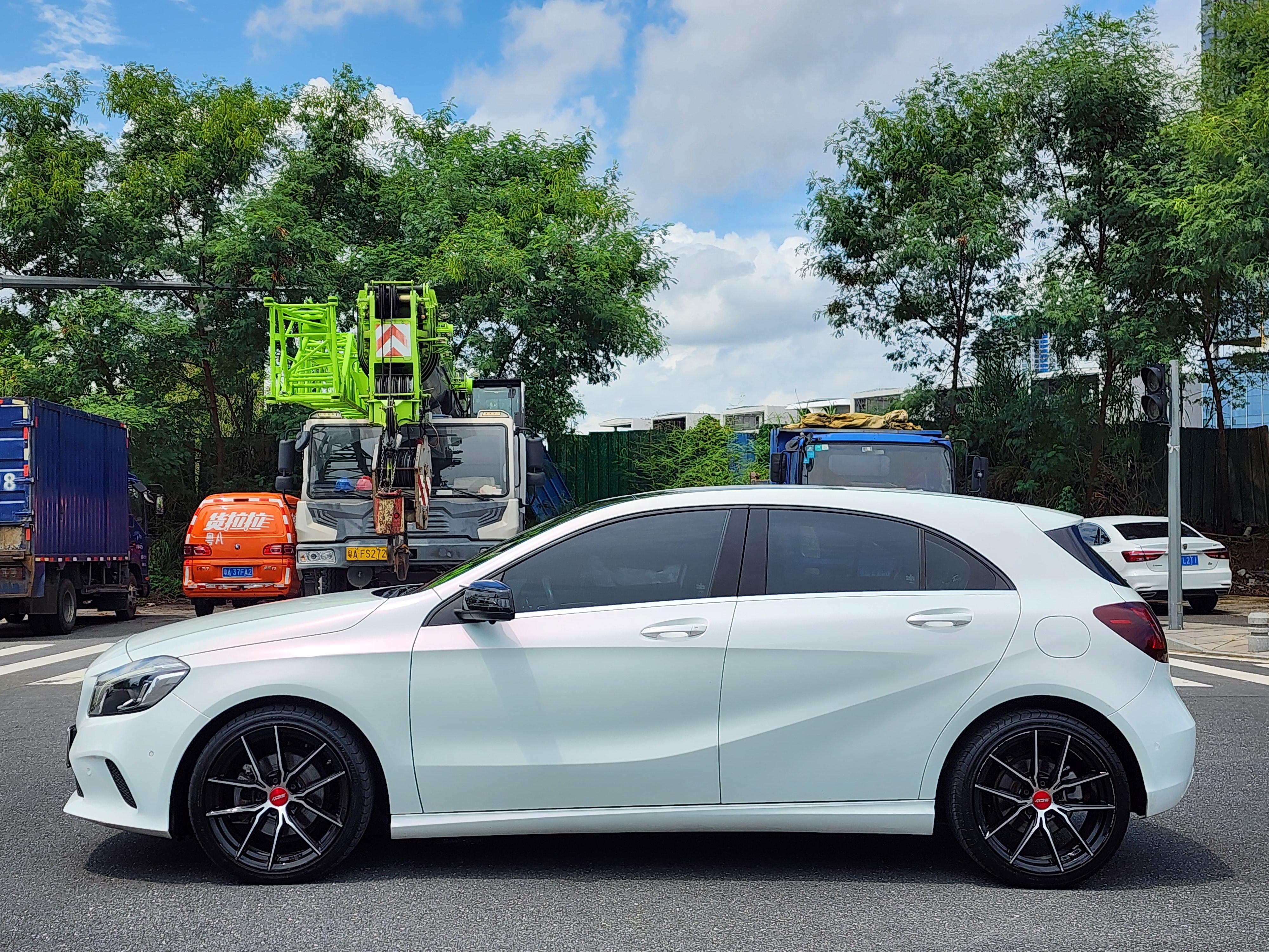 Mercedes-Benz A-Class 2018 thumb 2