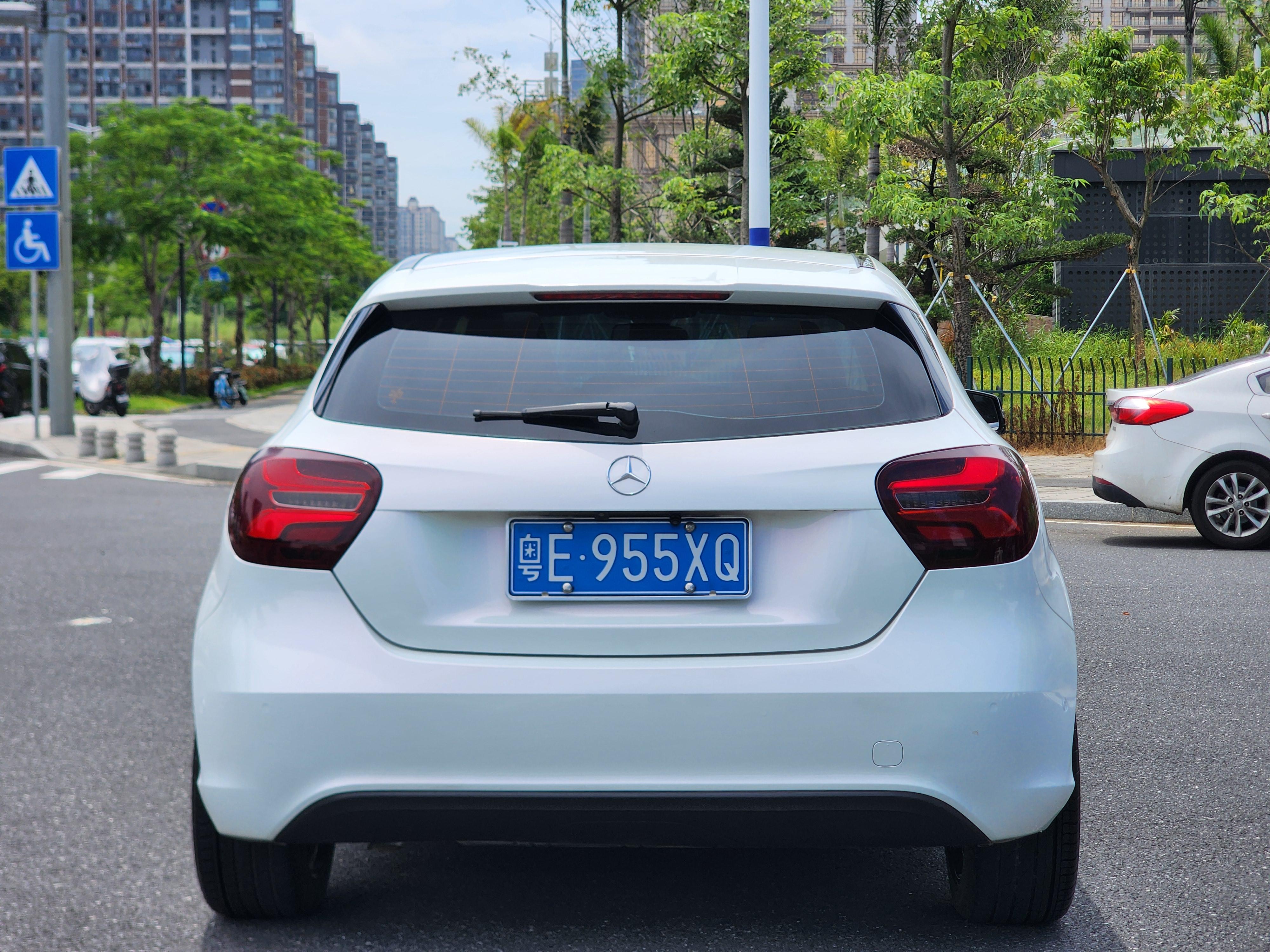 Mercedes-Benz A-Class 2018 thumb 4