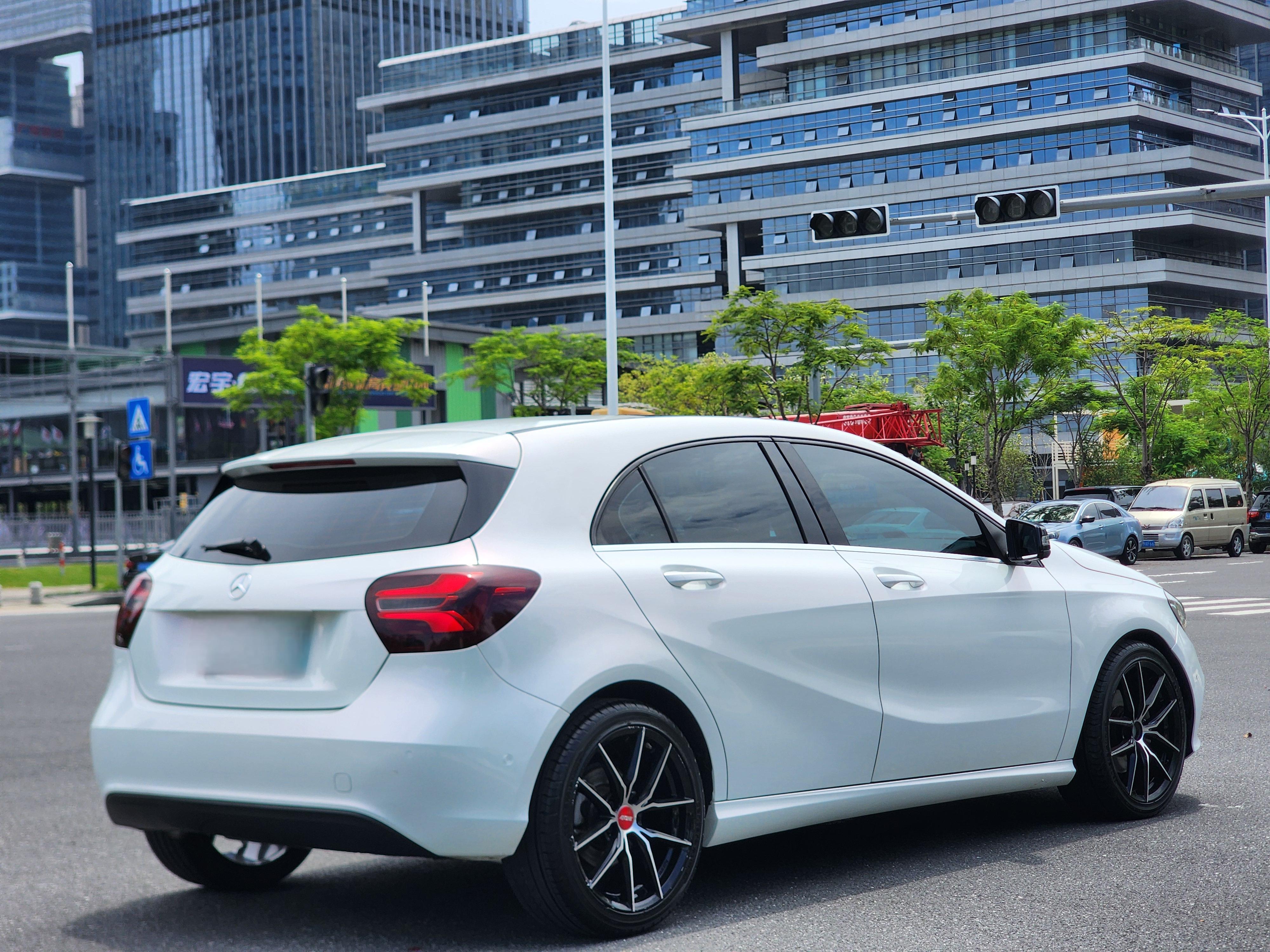 Mercedes-Benz A-Class 2018 thumb 5