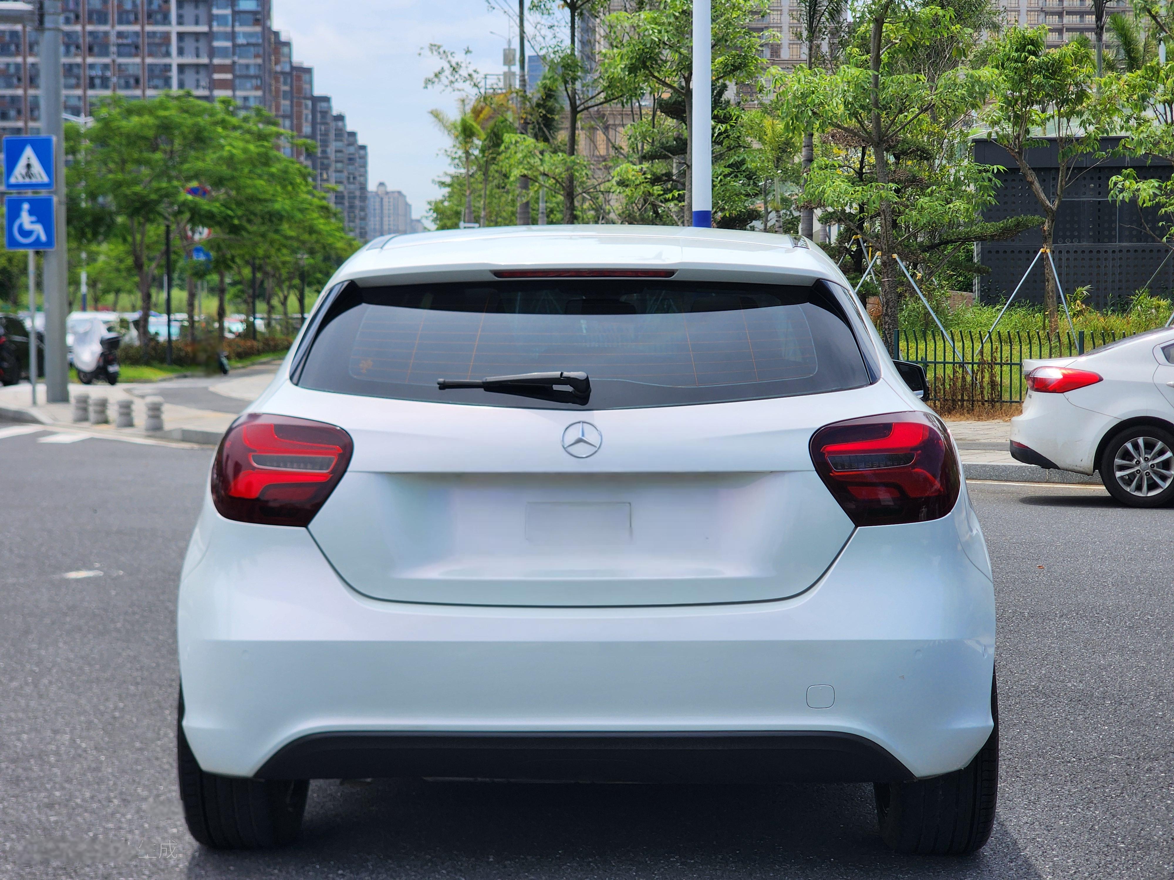 Mercedes-Benz A-Class 2018 thumb 8