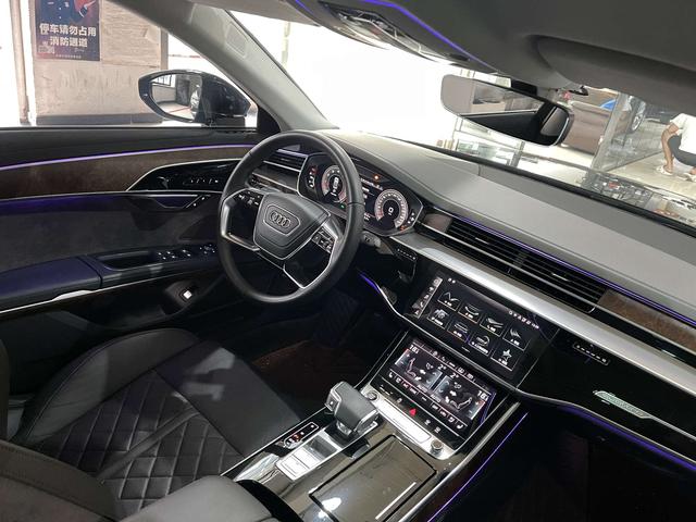 Audi A8 2022 thumb 11