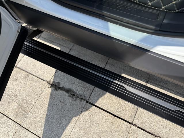 Land Rover Discovery 2019 thumb 3