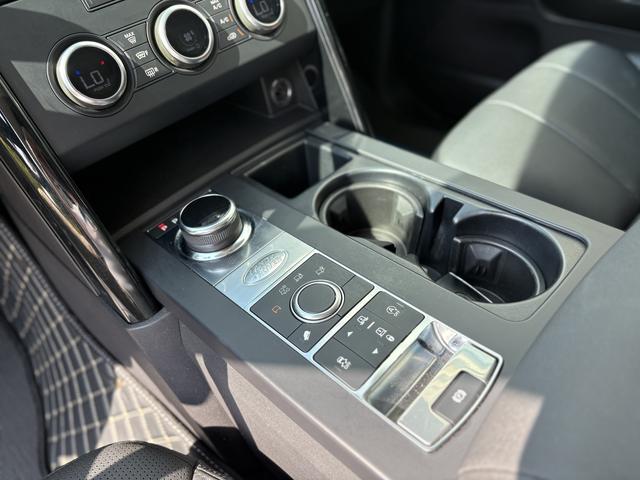 Land Rover Discovery 2019 thumb 9