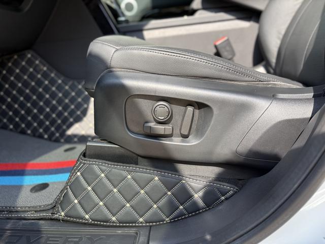 Land Rover Discovery 2019 thumb 11