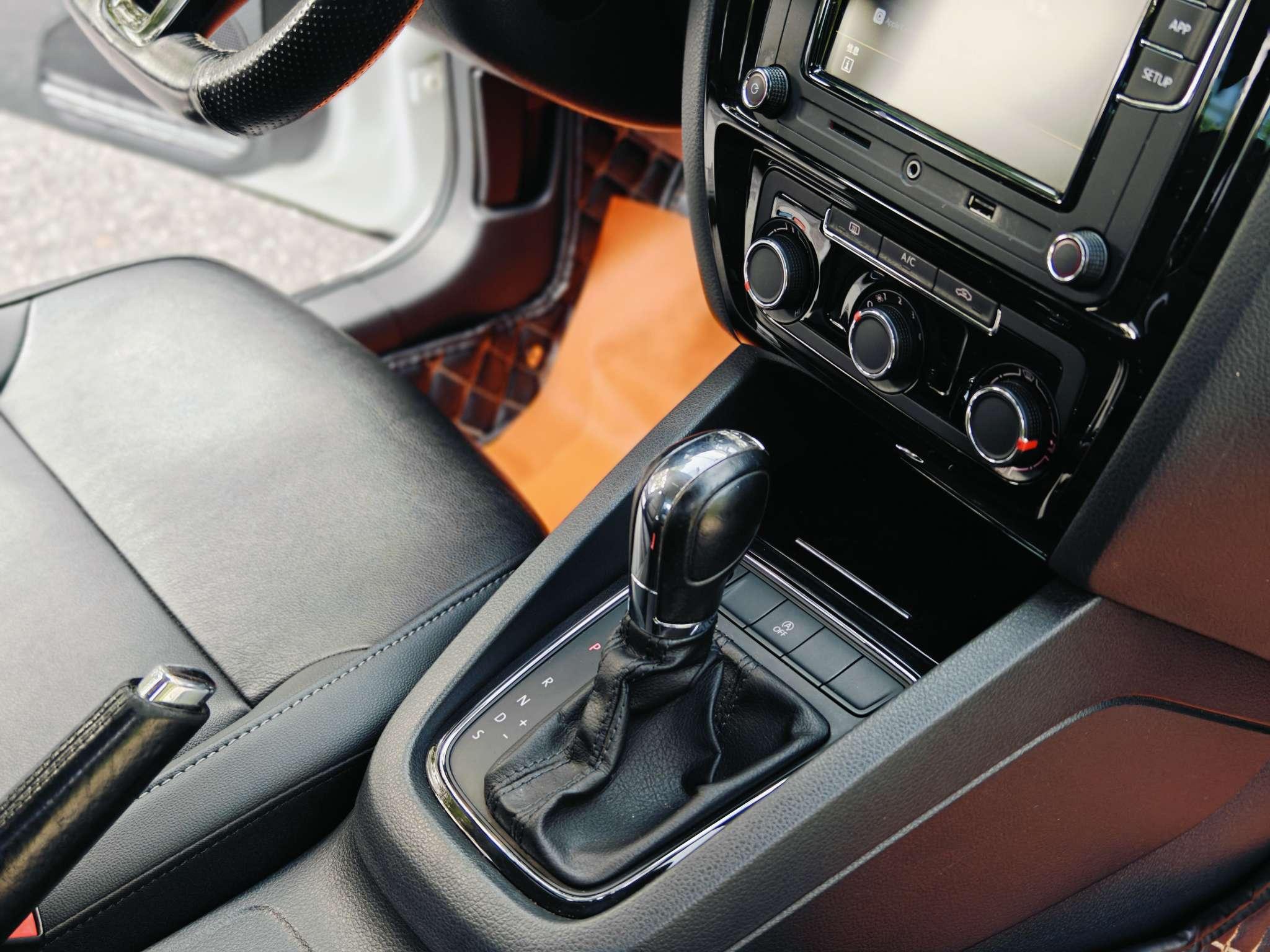 Volkswagen Sagitar 2018 thumb 6