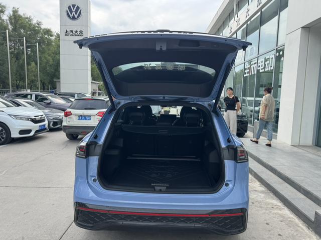 Volkswagen Tiguan 2024 thumb 3