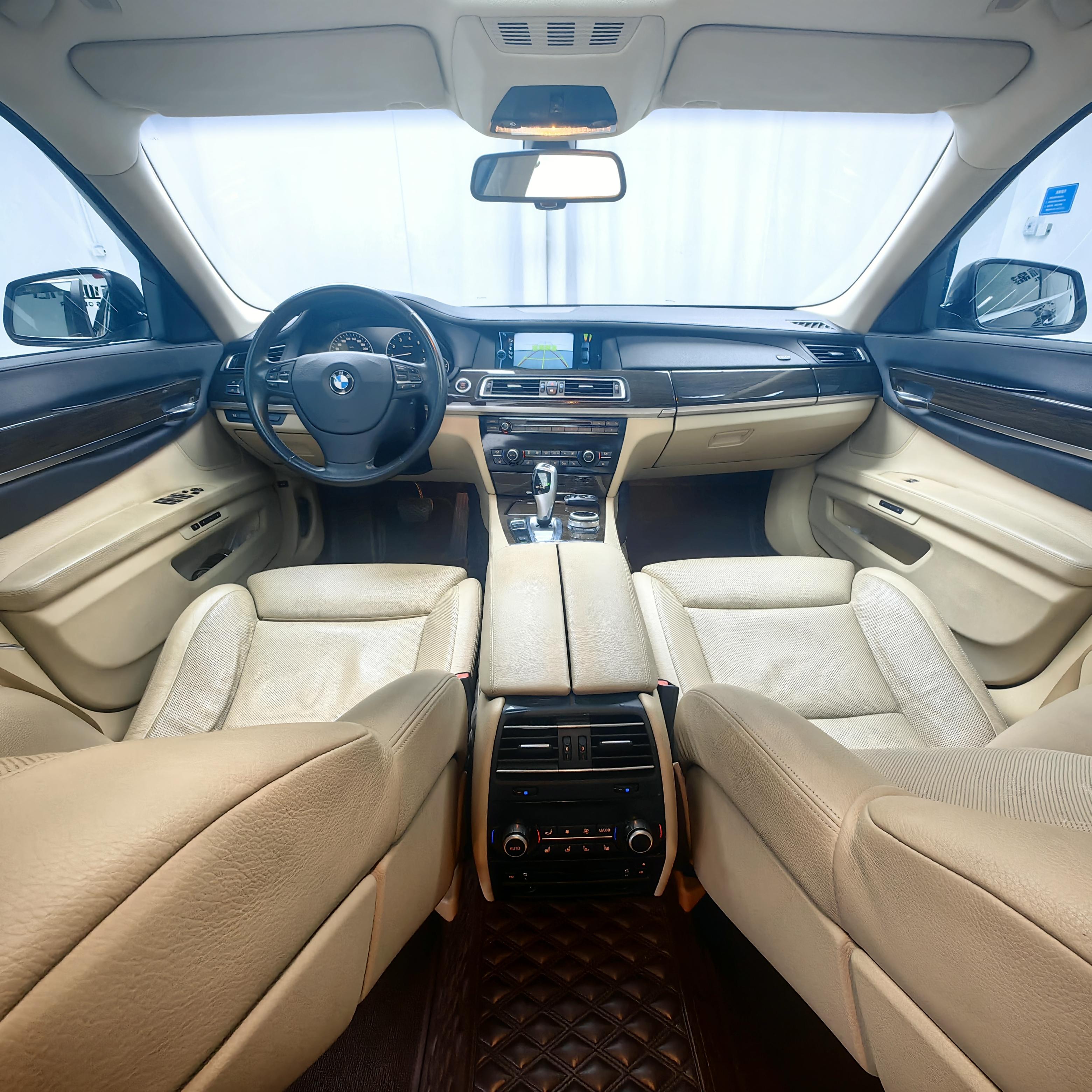 BMW 7 серии 2009 thumb 6