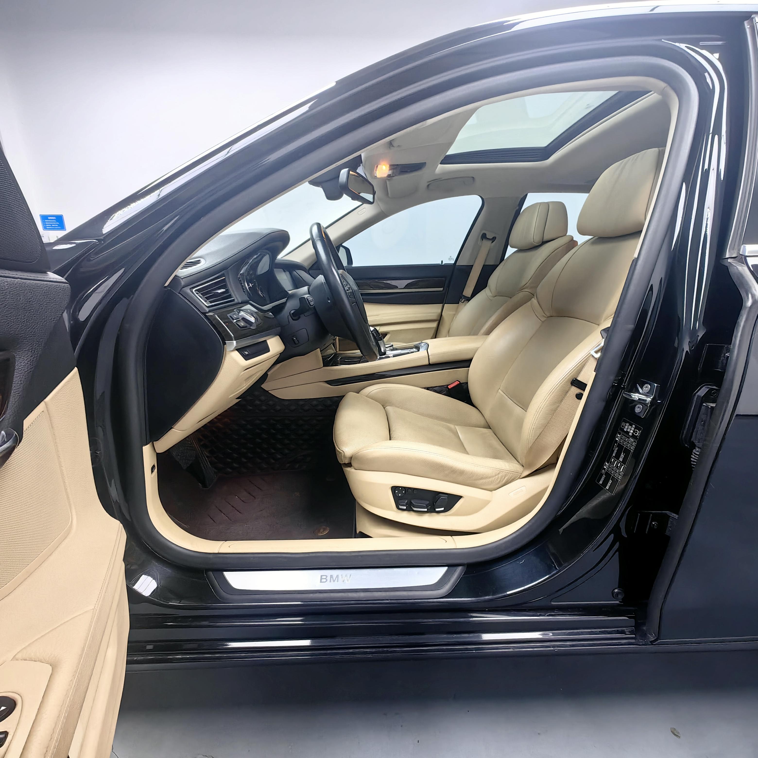 BMW 7 серии 2009 thumb 7