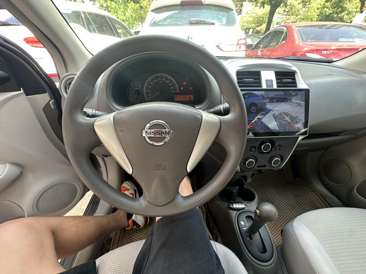 Nissan Sunny 2017 thumb 8