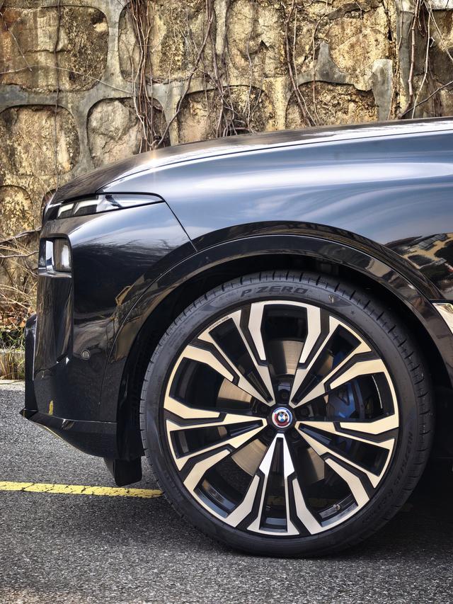 BMW X7 2023 thumb 10