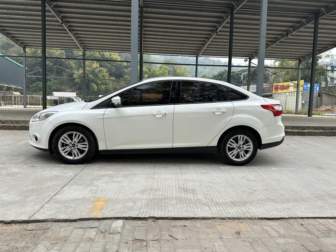 Ford Focus ST 2015 thumb 2