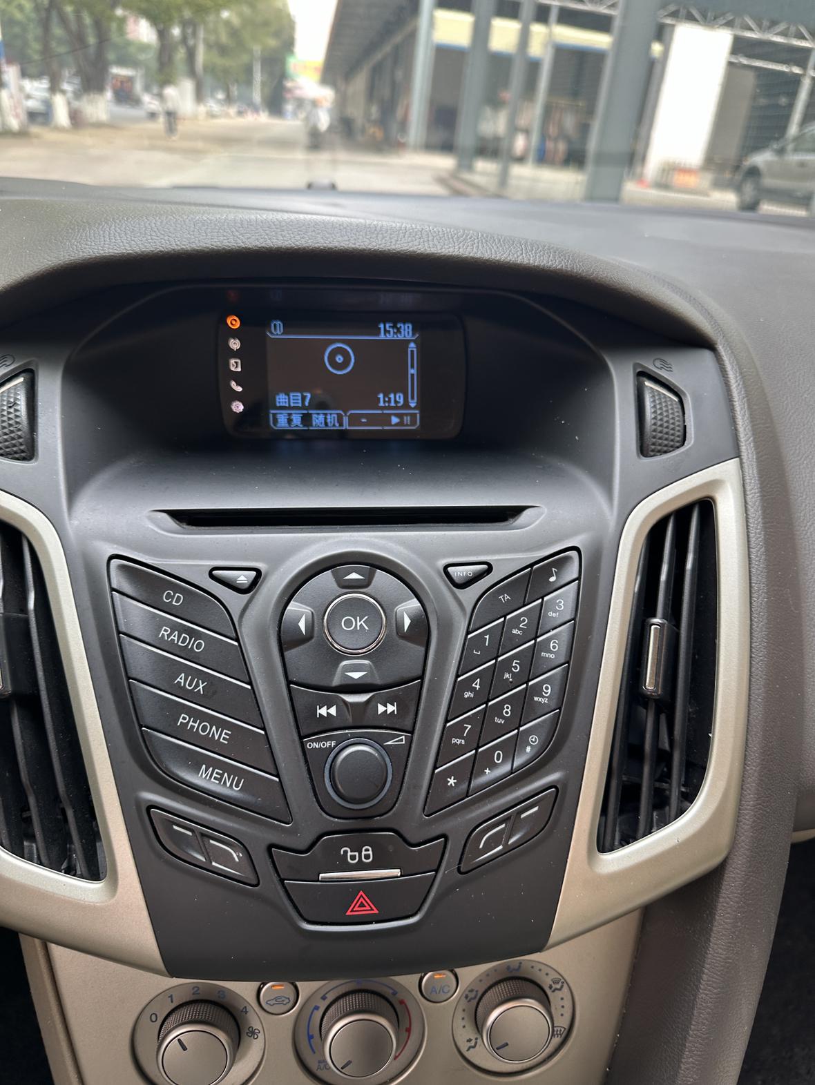 Ford Focus ST 2015 thumb 6