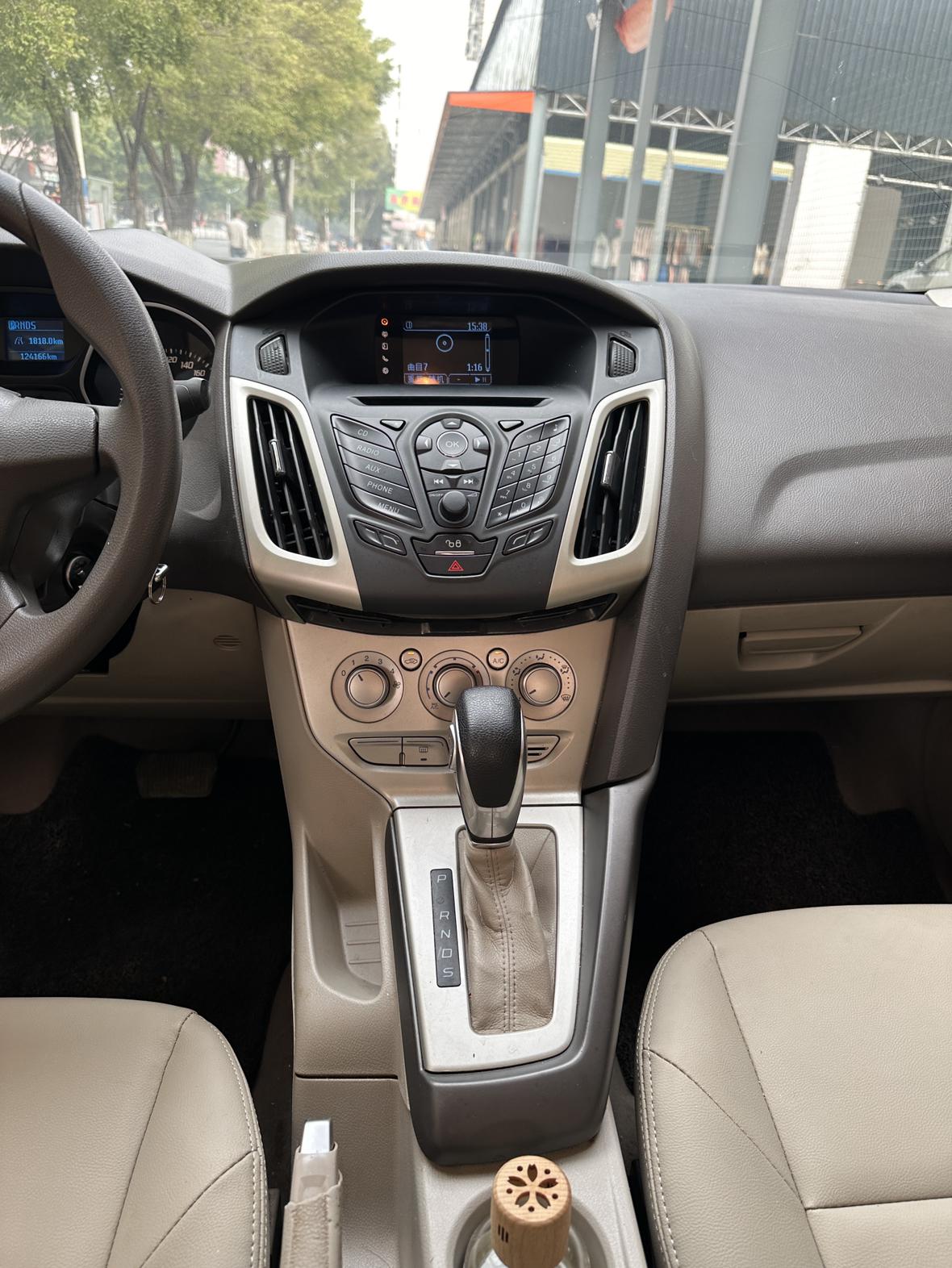 Ford Focus ST 2015 thumb 8