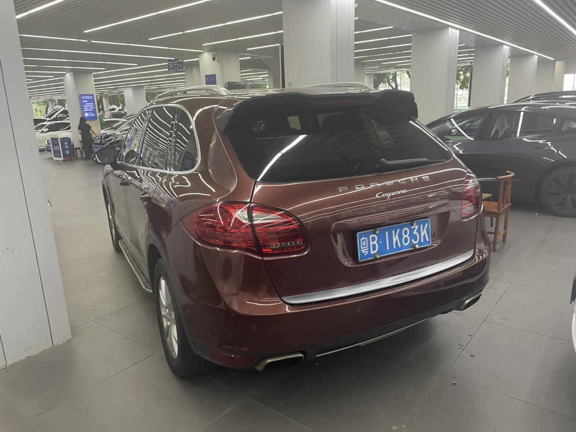 Porsche Cayenne 2013 thumb 2