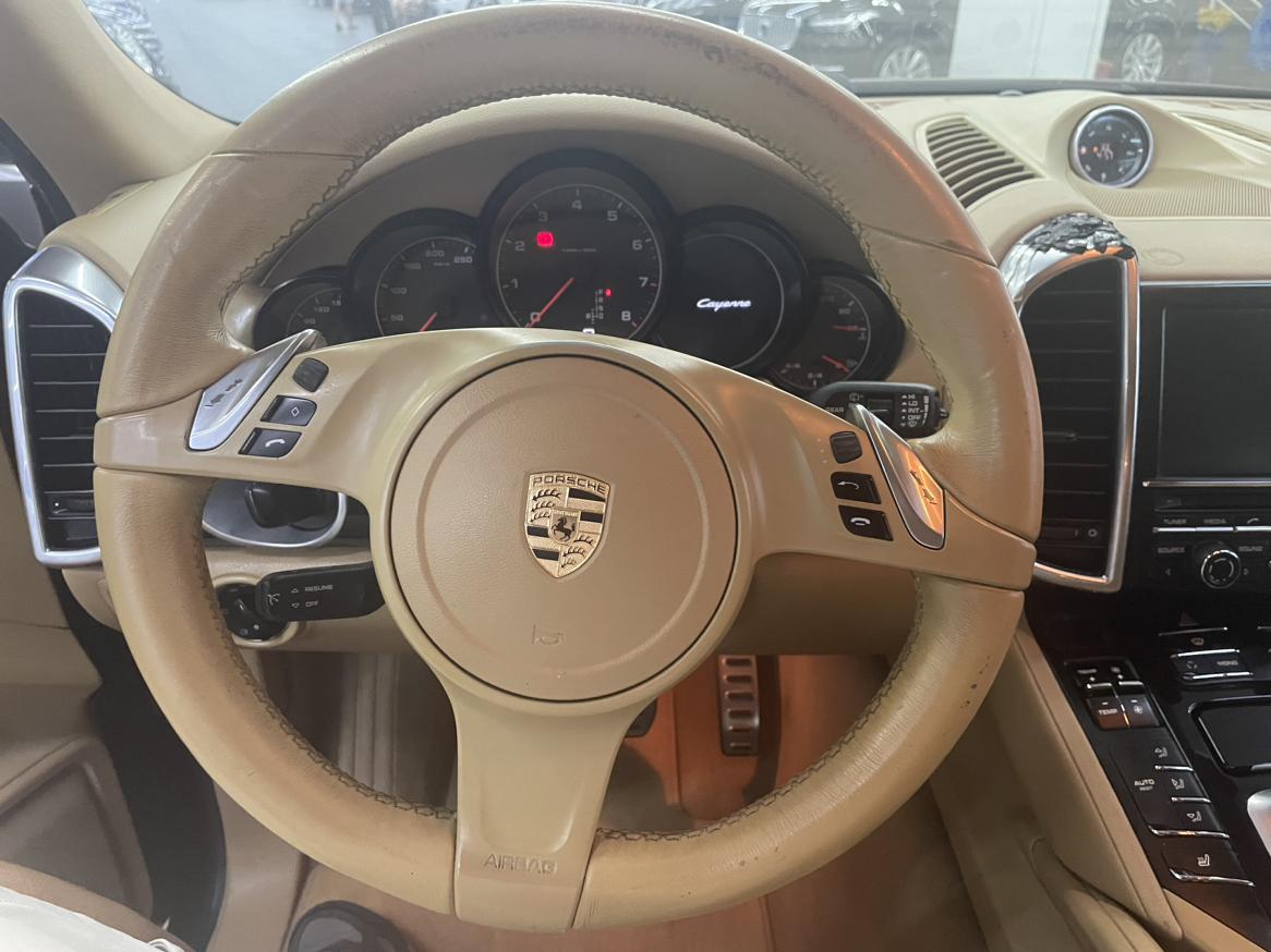 Porsche Cayenne 2013 thumb 8