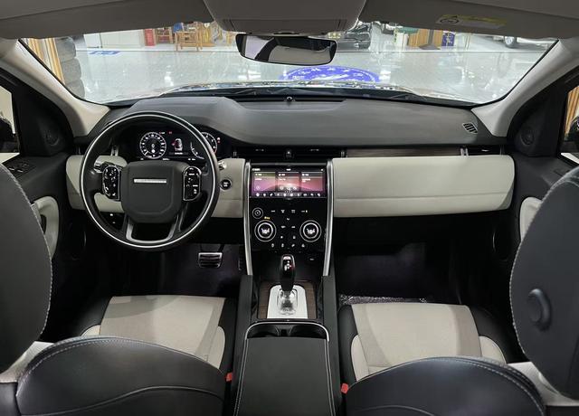 Land Rover Discovery Sport 2020 thumb 10