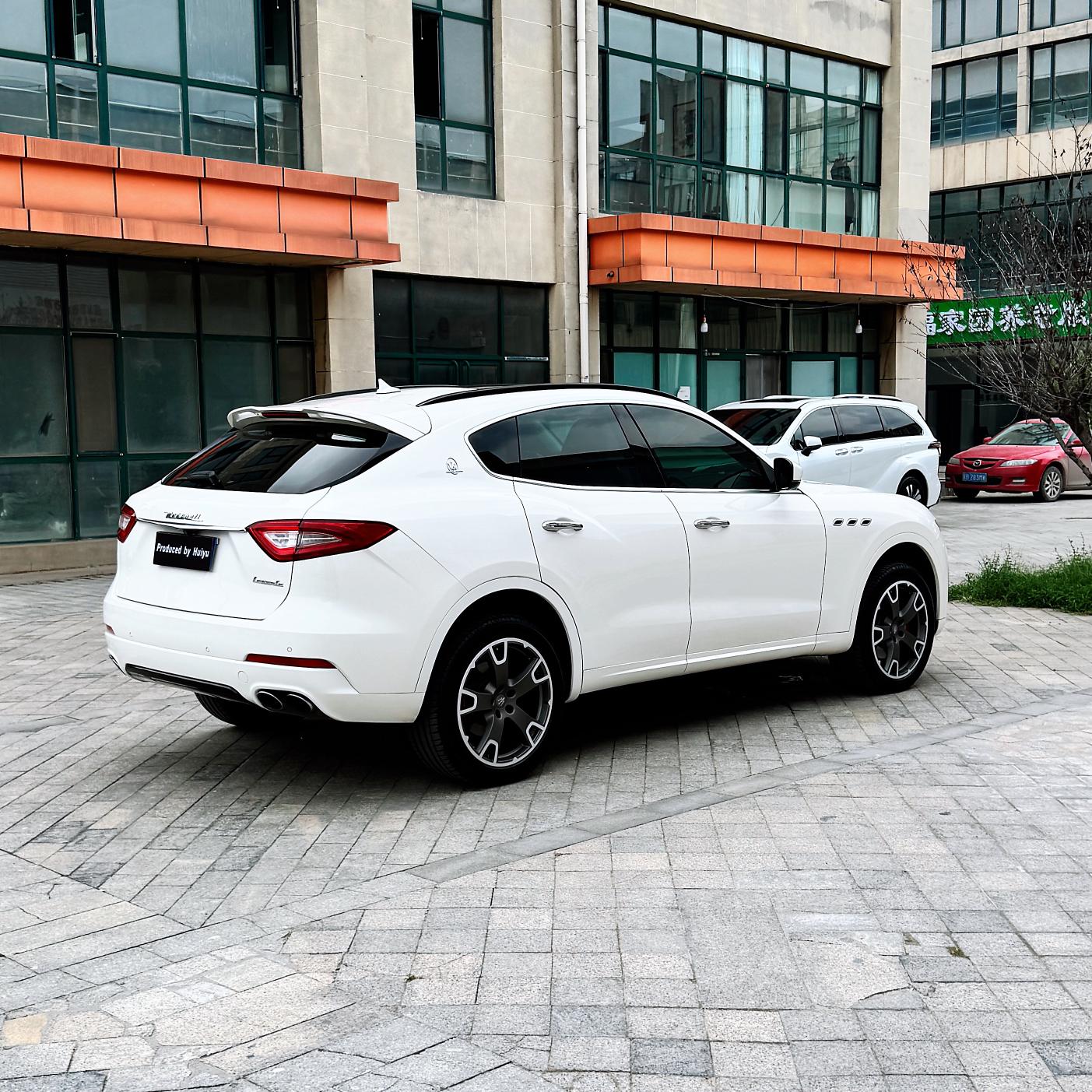 Maserati Levante 2017 thumb 5