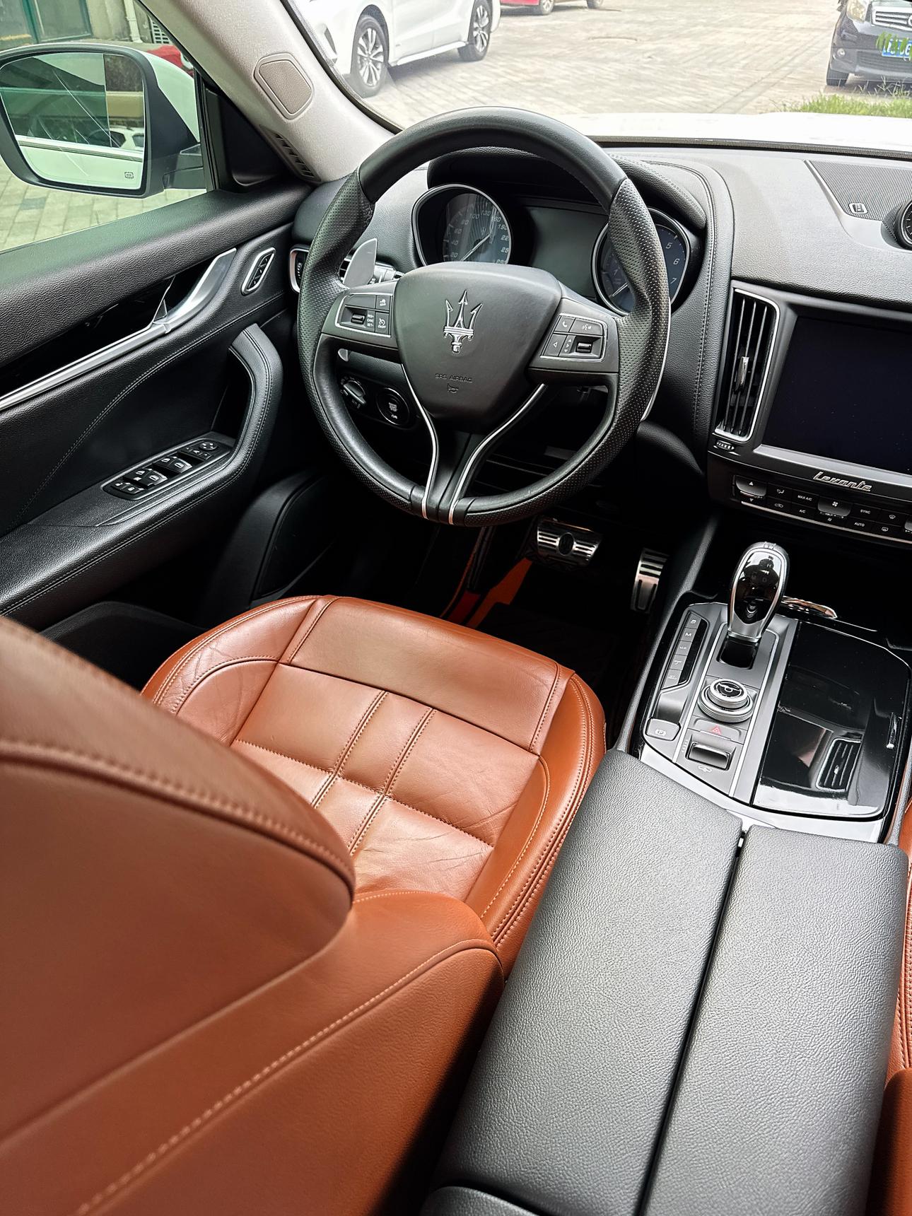 Maserati Levante 2017 thumb 9