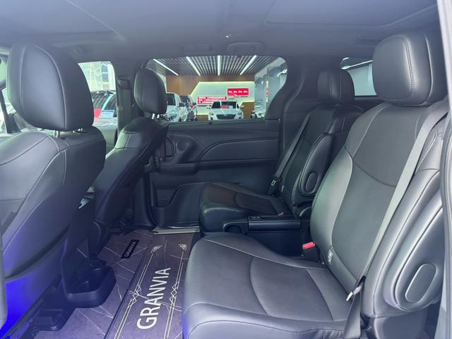 Toyota Granvia 2024 thumb 5