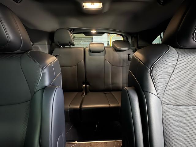Toyota Granvia 2024 thumb 6