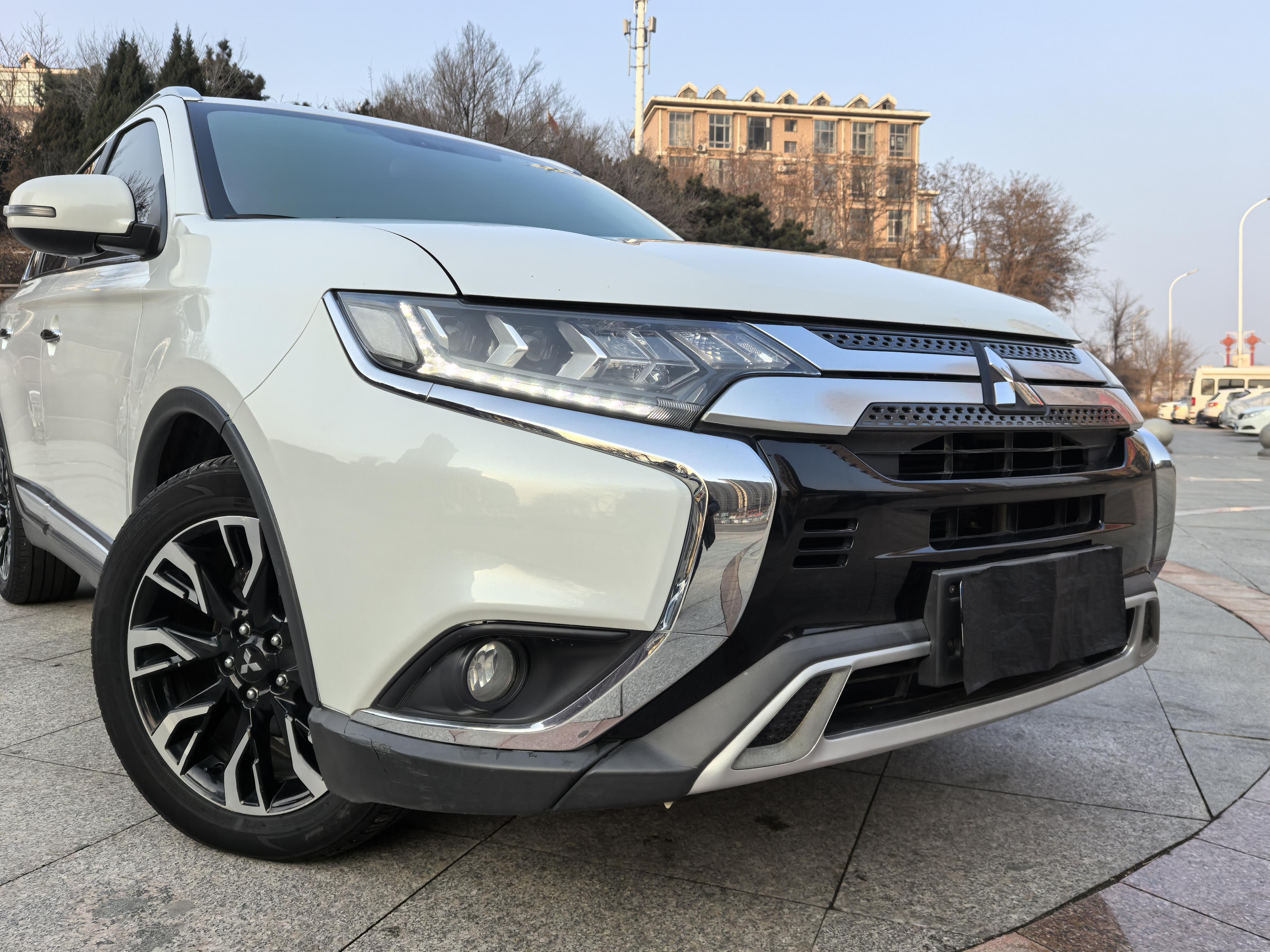Mitsubishi Outlander 2019 thumb 7