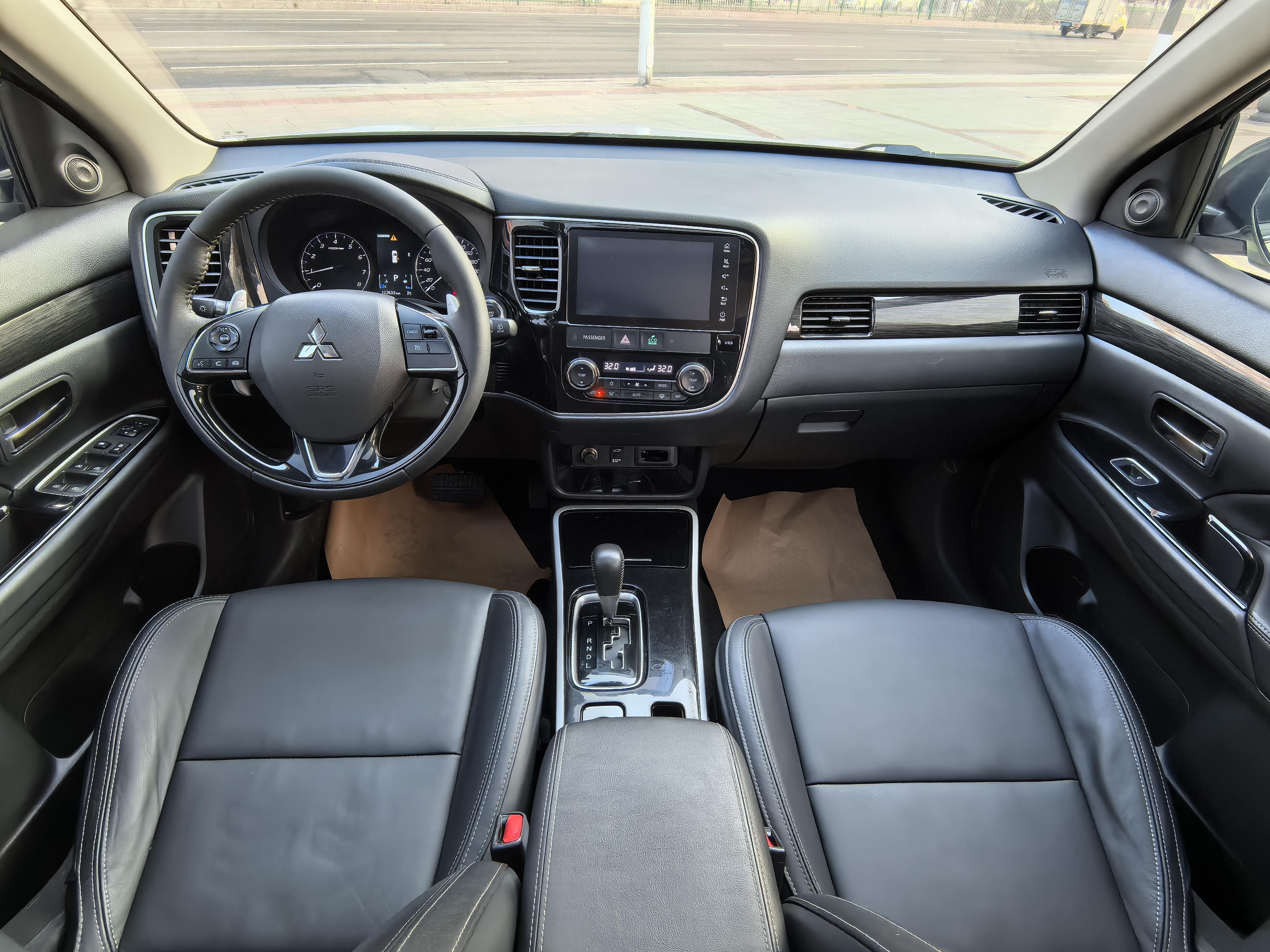 Mitsubishi Outlander 2019 thumb 9