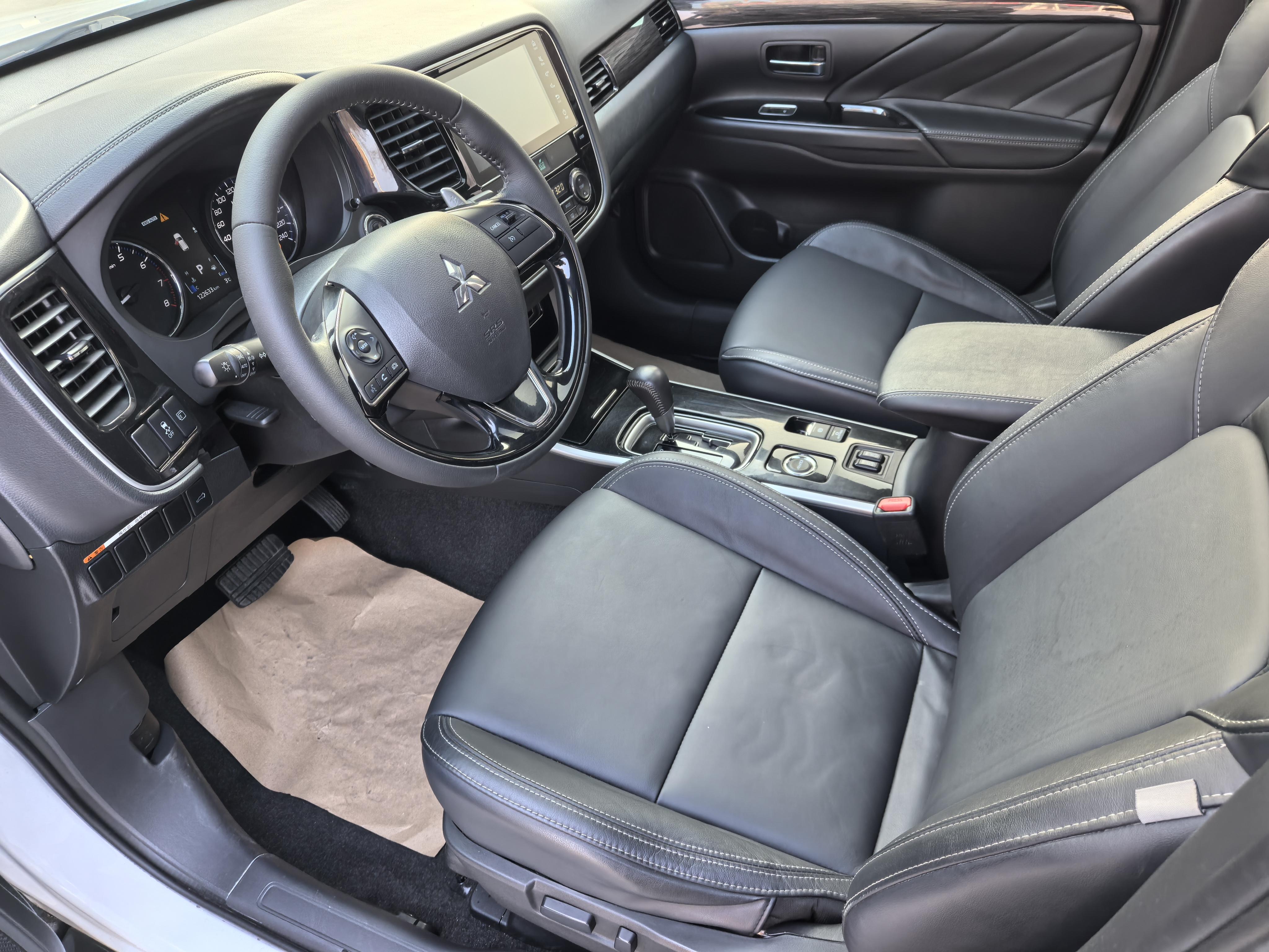 Mitsubishi Outlander 2019 thumb 10