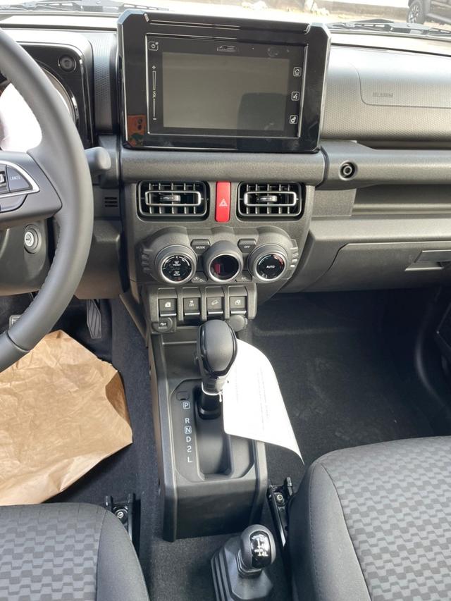 Suzuki Jimny 2025 thumb 2