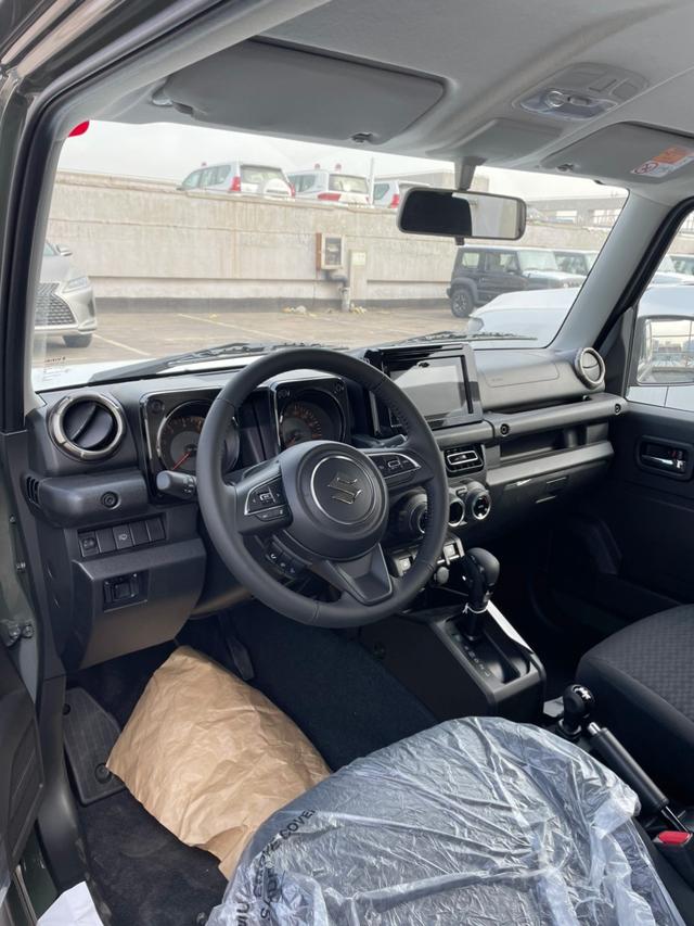 Suzuki Jimny 2025 thumb 4