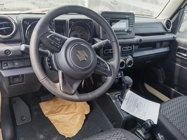 Suzuki Jimny 2025 thumb 2