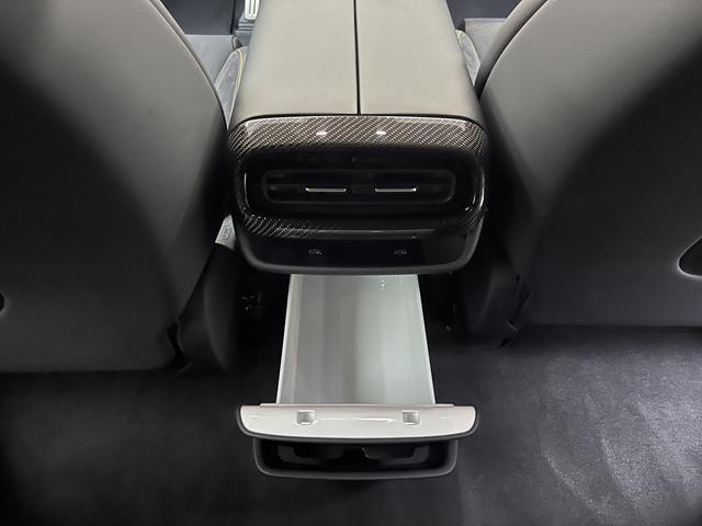Xiaomi SU7 Ultra 2025 thumb 12