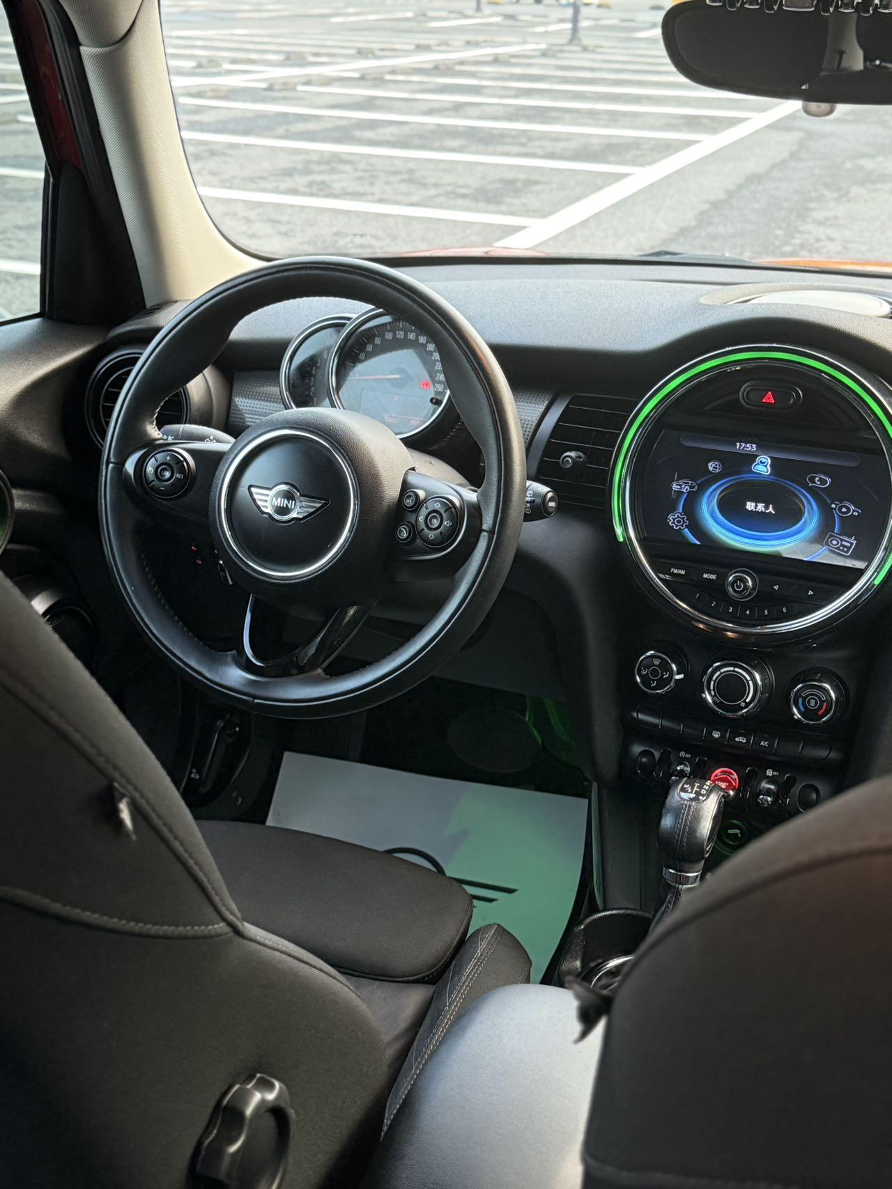Mini Hatch 2015 thumb 2