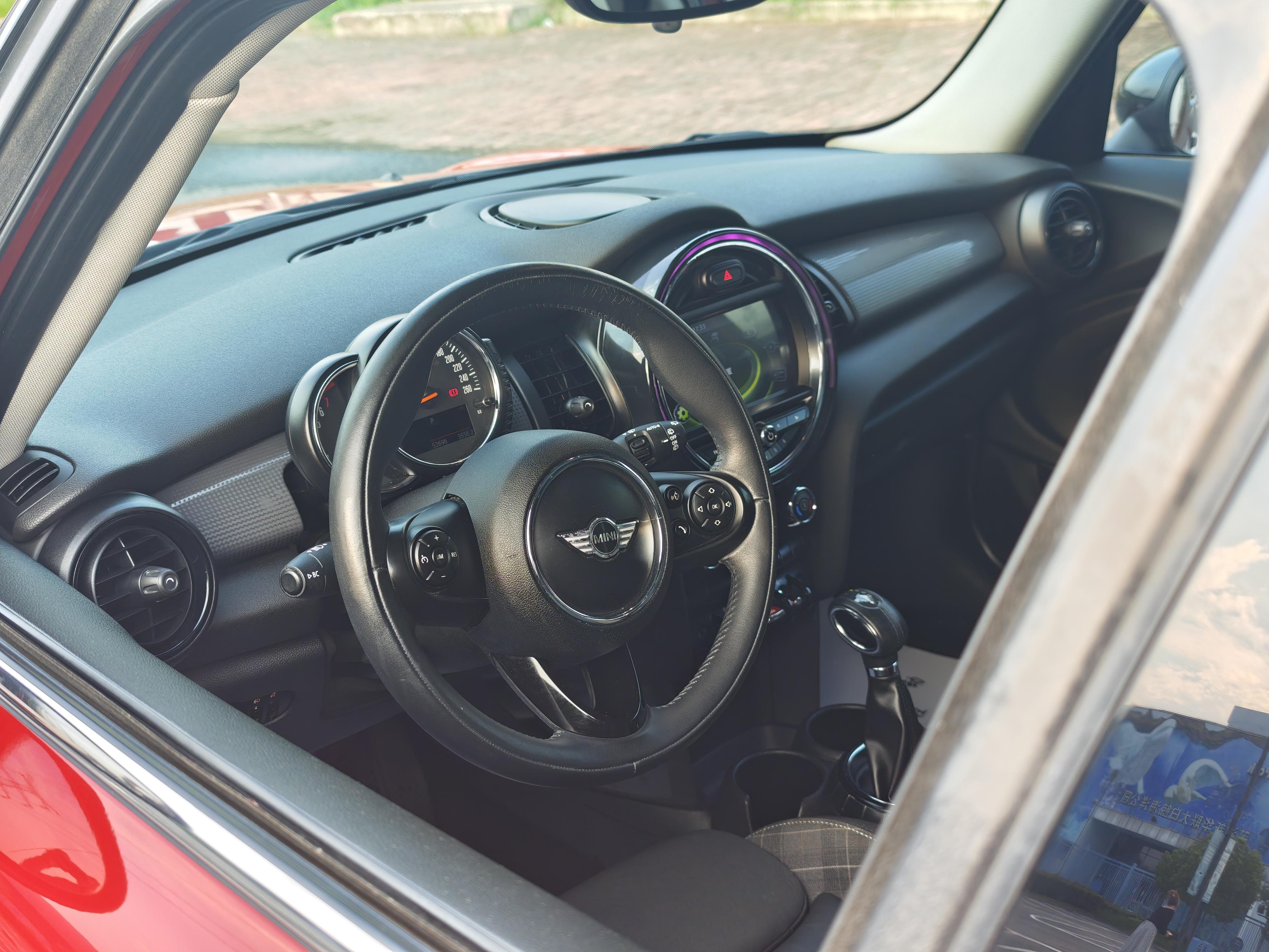 Mini Hatch 2015 thumb 5