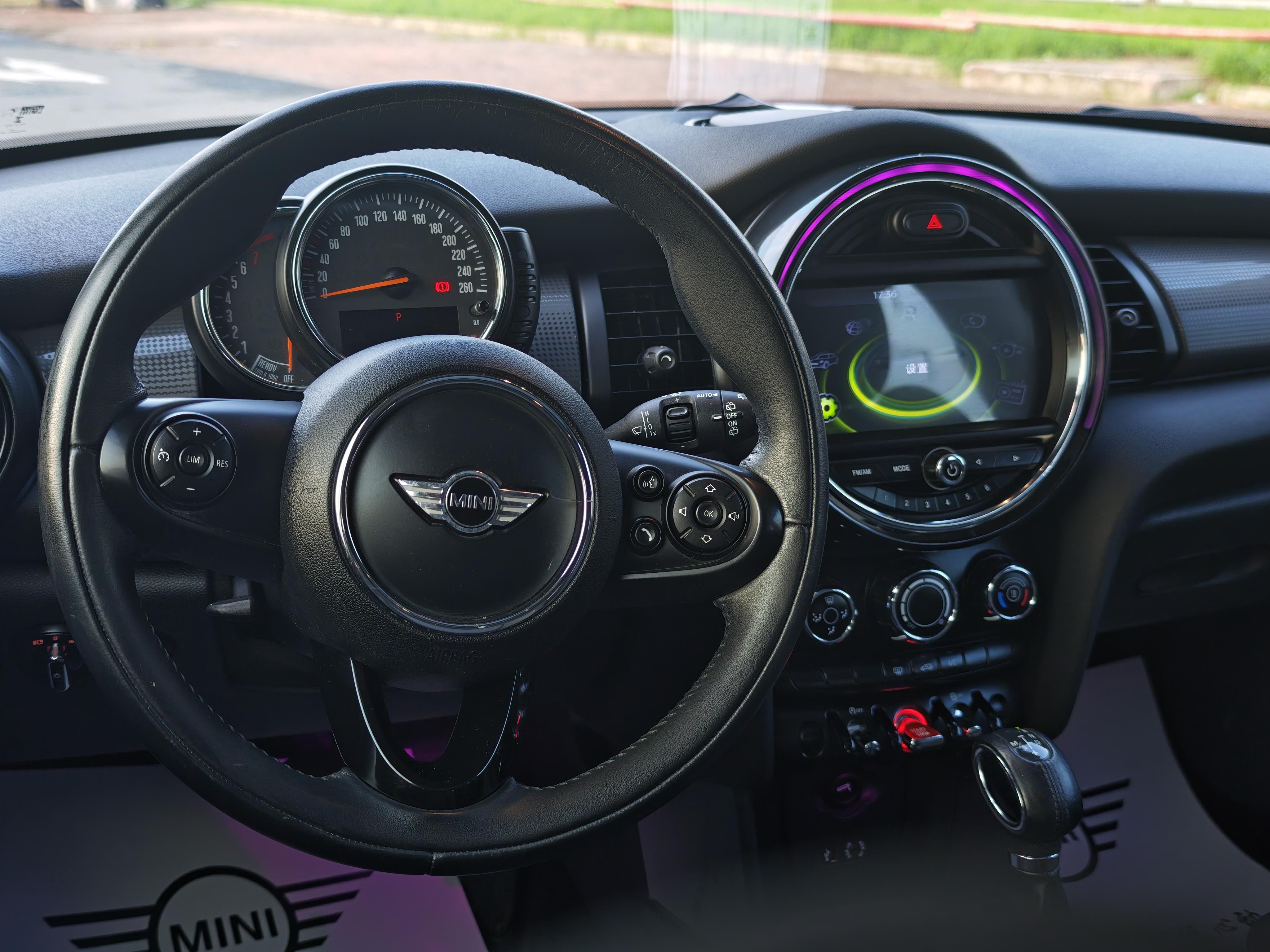 Mini Hatch 2015 thumb 6