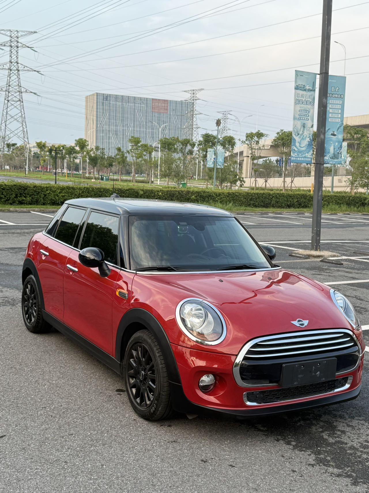 Mini Hatch 2015 thumb 9