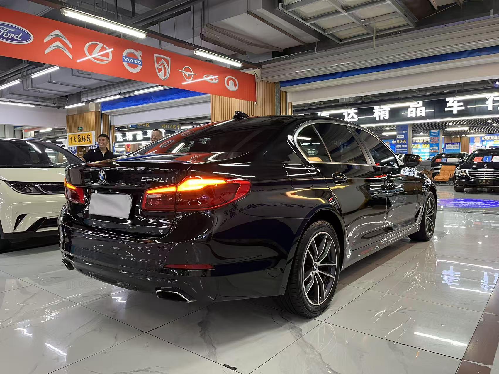 BMW 5 серии 2017 thumb 4