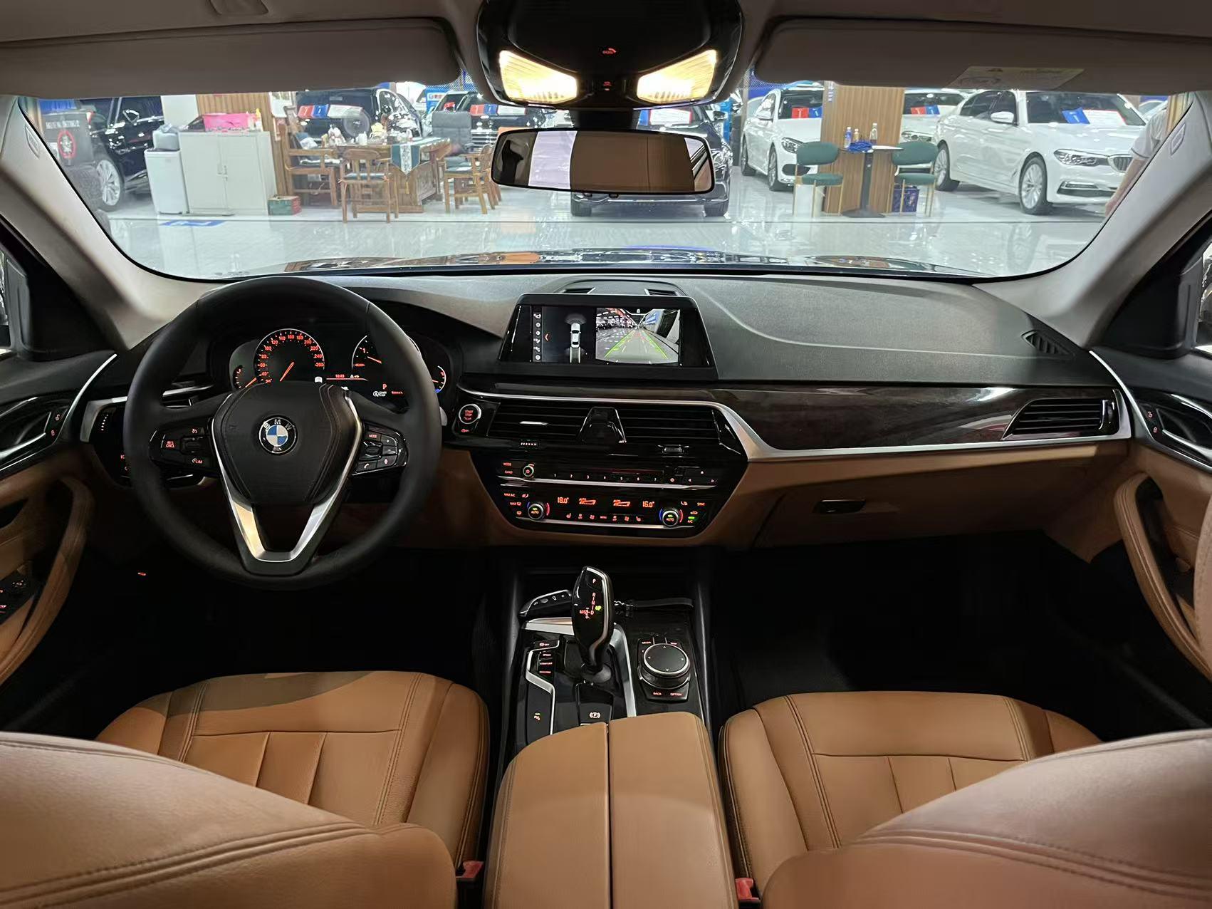 BMW 5 серии 2017 thumb 9